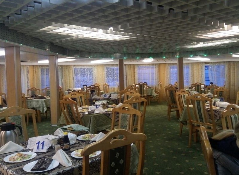 Ресторан на шлюпочной палубе теплоход